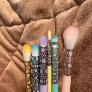 MODA Floral Makeup Brush Set